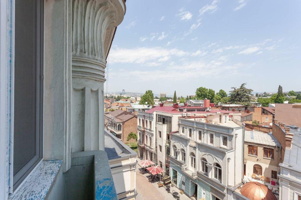 Wehost Apartment On A Colorful Street Tbilisi Exterior foto