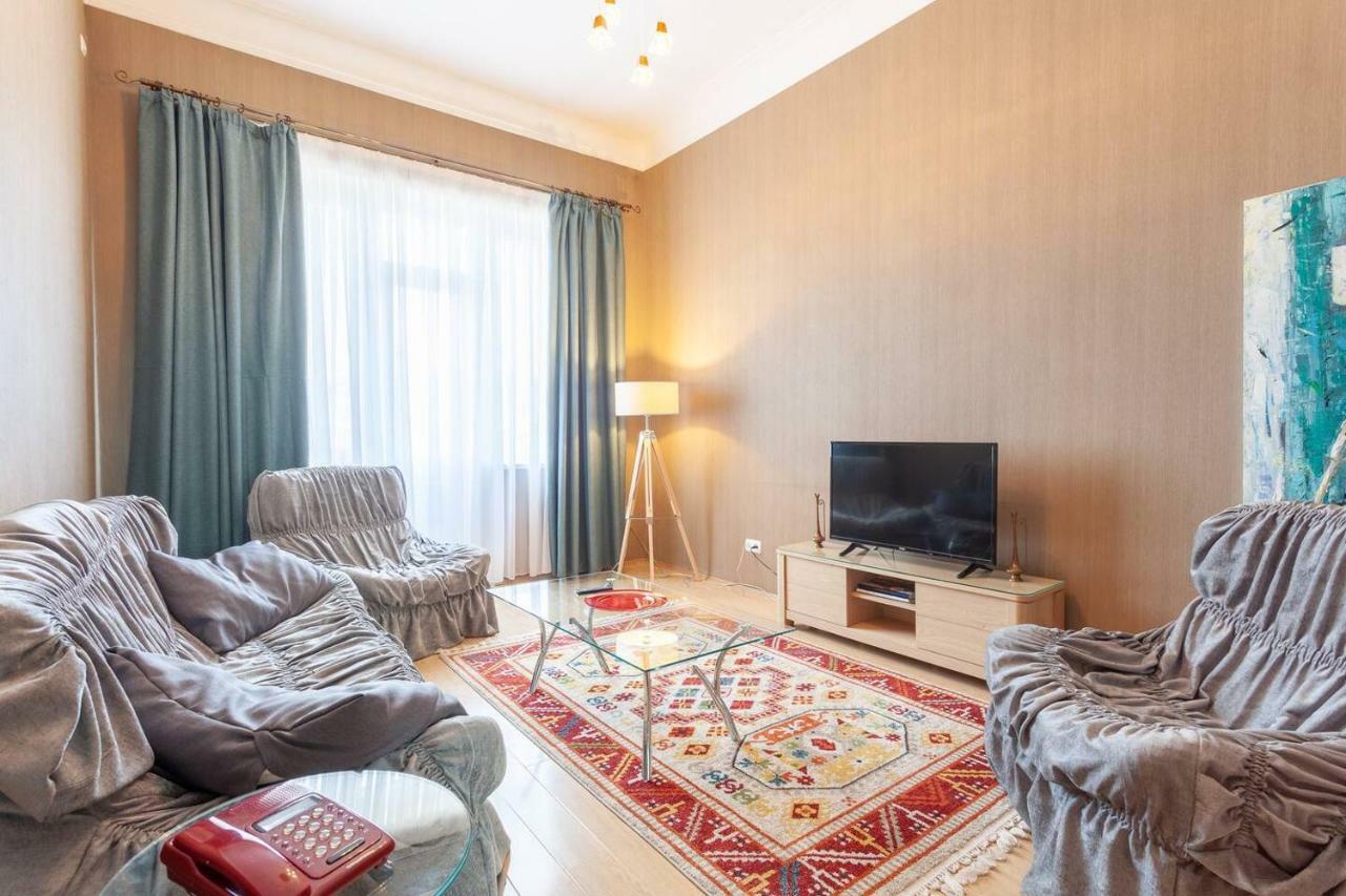 Wehost Apartment On A Colorful Street Tbilisi Exterior foto